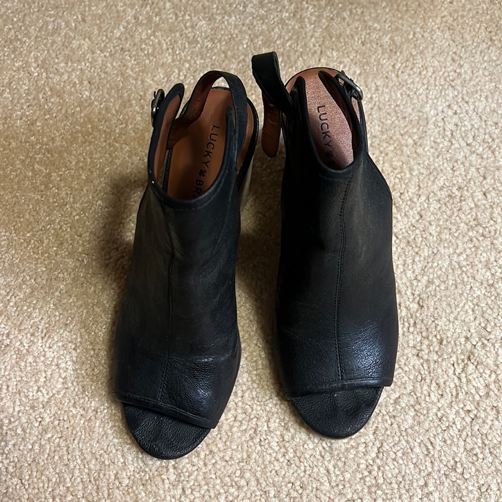 Lucky brand wedge 8.5